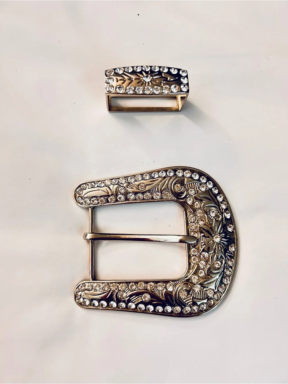 Rhinestone belt buckle